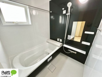 �����@�{�H��ʐ^�F1���̔�����������x���̓��͂��q�l�Ƃ̃R�~���j�P�[�V�����̏�Ƃ���