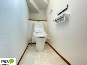 �g�C���@�{�H��ʐ^�F�����Ȑ��@�\�t�������V�����[�g�C��