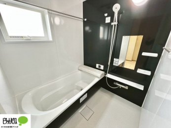 �����@�{�H��ʐ^�F1���̔�����������x���̓��͂��q�l�Ƃ̃R�~���j�P�[�V�����̏�Ƃ���