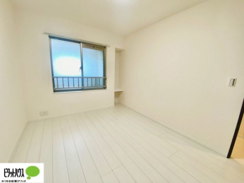 �Q���@�傫�ȑ����疾�邢�z�˂�������܂��B