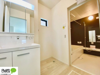 ʑEʏ@g₷VvȐʉϑB̎xx͂n܂܂B