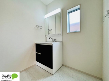 ʑEʏ@{Hʐ^FOʋ̗AVNȂǑ[ALXƂʉϑłB