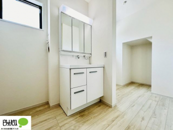 ʑEʏ@{Hʐ^@g₷VvȐʉϑB̎xx͂n܂܂B