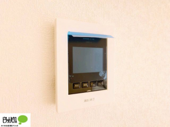 ���ӊ��@������Ԃ����S��TV���j�^�[�t���C���^�[�z��