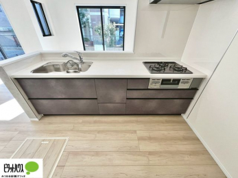 �L�b�`���@�Ƒ��Ƃ��b���Ȃ���y���������ł���J�E���^�[�L�b�`���B