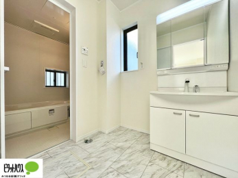 ���ʑ�E���ʏ��@�g���₷���V���v���Ȑ��ʉ��ϑ�B�����̎x�x�͂�������n�܂�܂��B