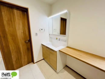 ʑEʏ@Oʋ̗AVNȂǑ[ALXƂʉϑłB