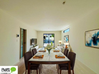 rO@傫ȑۓIȃrÓA邢CɂĂ܂ˁBۂ̎ʐ^CGŉƋzuC[WłAۂƂ͑قȂ܂B