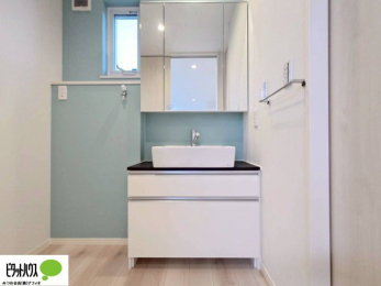 ʑEʏ@ʎɏAJr\hɂB傫ȋŌ₷ʉϑł