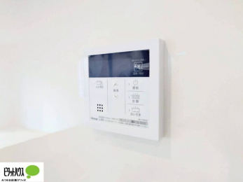 ���̑����ρ@�I�[�g�o�X�Ȃ̂ŁA�����ȊO����ł����x�����Ȃǂ̑��삪�ł��܂��B