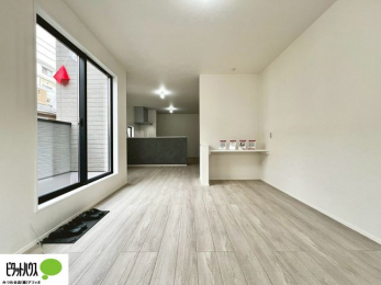 rO@rO͉ƑōLXƉ߂17.6BLb`烊rOʂāAq̗lq΂B