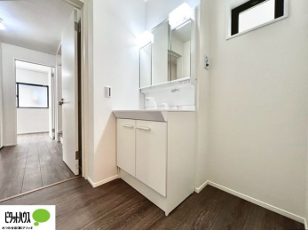 ʑEʏ@g₷VvȐʉϑB̎xx͂n܂܂B