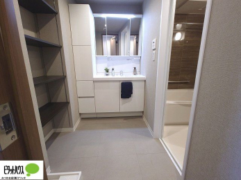 ʑEʏ@Oʋ̗AVNȂǑ[ALXƂʉϑłB