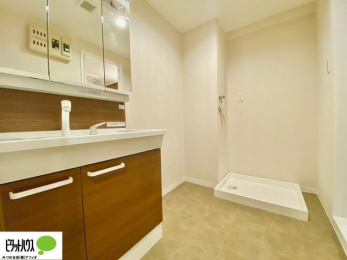 ʑEʏ@Oʋ̗AVNȂǑ[ALXƂʉϑłB