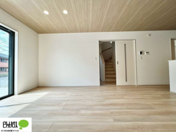 ̑@傫ȑۓIȃrÓA邢CɂĂ܂ˁB