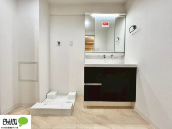 ʑEʏ@g₷VvȐʉϑB̎xx͂n܂܂B