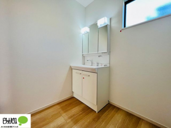 ʑEʏ@{Hʐ^@ĝOʋB24ԊC̊CƑ萴̂ʎłB