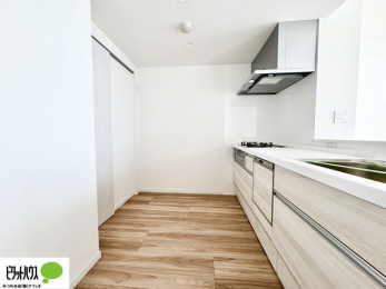 Lb`@R͊3BO@\tœ\Ȃ̂ŁAIɂo܂Bʂ̏ȂfUCȂ̂ŁAyXB