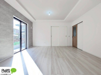 ���r���O�@�傫�ȑ�����ۓI�ȃ��r���O�́A�������邢��C�ɂ��Ă���܂��ˁB