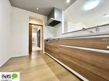 Lb`@VzȂł͂̃sJsJ̃Lb`͖̂yĂ܂ˁB