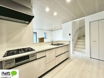 Lb`@lC̃JE^[Lb`́ArOɂ邲Ƒ̗lqf܂B