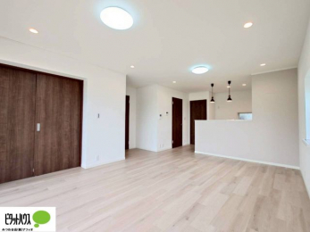 rO@16̃rÓAƋ̔zul₷`^łB߂₷Ƒ݂Ȃ̌ȅɁB