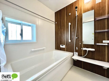 �����@�����̔�������Ă����o�X���[���͍L�X�������B�x���͂��q�l�ƈꏏ�ɗV�тȂ������܂��ˁB