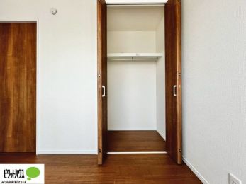 ���[�@���ꂼ��̂������Ɏ��[�X�y�[�X������̂Ńv���C�x�[�g�ȉו����g�߂ɒu�����Ƃ��ł��܂��B