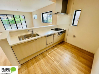 Lb`@{Hʐ^FlC̐HtŃ}}̉ƎSyB