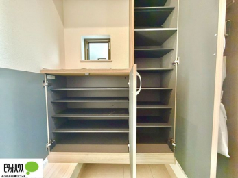 �@�Ƒ��݂�Ȃ̌C�������Ղ���[�ł���V���[�Y�{�b�N�X