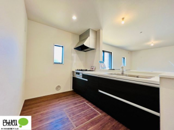 Lb`@{Hʐ^FlC̃JE^[Lb`́ArOɂ邲Ƒ̗lqf܂