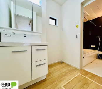 ʑEʏ@{Hʐ^Fg₷VvȐʉϑB̎xx͂n܂܂B