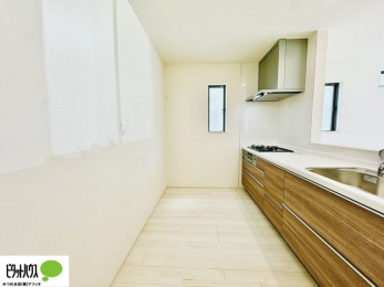 Lb`@{Hʐ^FlC̃JE^[Lb`́ArOɂ邲Ƒ̗lqf܂