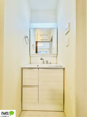 ʑEʏ@{Hʐ^@Oʋ̗AVNȂǑ[ALXƂʉϑłB