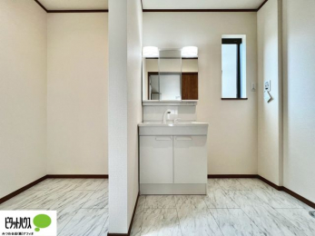 ʑEʏ@{Hʐ^@g₷VvȐʉϑB̎xx͂n܂܂B