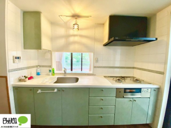 �L�b�`���@�Ƒ��Ƃ��b���Ȃ���y���������ł���ΖʃL�b�`��