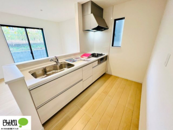 Lb`@{Hʐ^FlC̃JE^[Lb`́ArOɂ邲Ƒ̗lqf܂