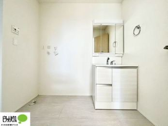 ���ʑ�E���ʏ��@�g���₷���V���v���Ȑ��ʉ��ϑ�B�����̎x�x�͂�������n�܂�܂��B