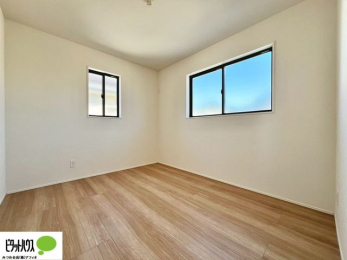 ���ց@�傫�ȑ����疾�邢�z�˂�������܂��B