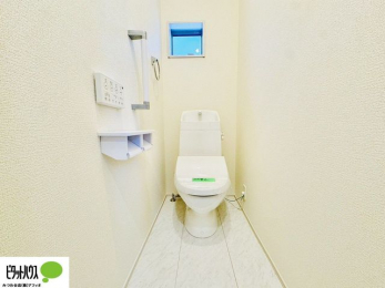 �g�C���@�{�H��ʐ^�@1�E2�K�E�H�V�����b�g�g�C�������B