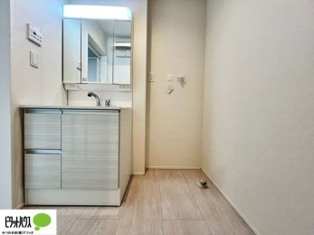 ���ʑ�E���ʏ��@�g���₷���V���v���Ȑ��ʉ��ϑ�B�����̎x�x�͂�������n�܂�܂��B