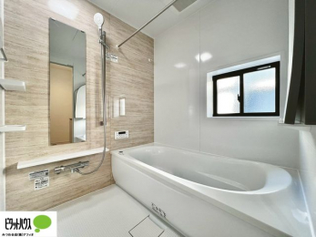 �����@�����̔�������Ă����o�X���[���͍L�X�������B�x���͂��q�l�ƈꏏ�ɗV�тȂ������܂��ˁB