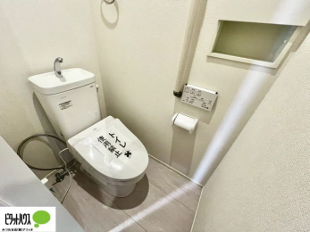 �g�C���@1�E2�K�E�H�V�����b�g�g�C�������B