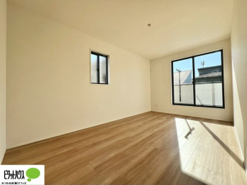 ���[�@����̏I���ɕv�w�ł������߂������Q���B�L���ɂ�Ƃ肪����A�Ƒ��̋C�z�������Ȃ������������x�߂���S�̃v���C�x�[�g��Ԃł��B