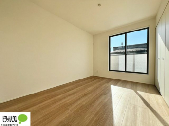 �q�������@�傫�ȑ����疾�邢�z�˂�������܂��B