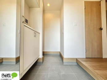 �@�V���[�Y�{�b�N�X�ɂ́A�g�����Ȃ݃`�F�b�N���ł���S�g�~���[�t���I