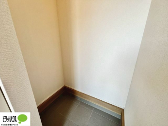 �@�A�E�g�h�A�p�i��x�r�[�J�[�A�K�[�f�j���O�̓���Ȃǂ����[���Ă����̂ɂ��֗��ȃV���[�Y�N���[�N�B