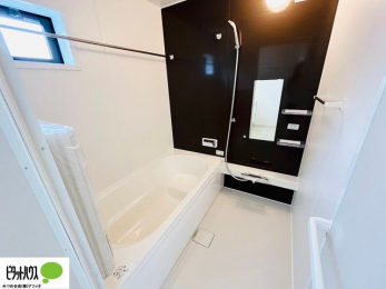 �����@�{�H��ʐ^�F1���̔�����������x���̓��͂��q�l�Ƃ̃R�~���j�P�[�V�����̏�Ƃ���