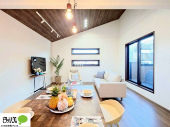 ���r���O�@2�K���r���O�̉ƁI������菭�������ڐ��̌i�F�������̂ЂƂƂ���^���Ă���܂��B