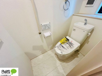 �g�C���@�{�H��ʐ^�@1�E2�K�E�H�V�����b�g�g�C�������B